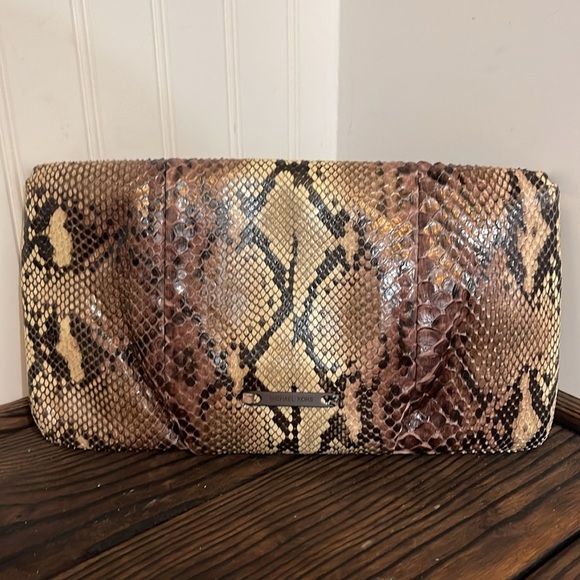 Michael Kors Snakeskin Pattern Envelope Clutch with Chunky Chain Detail - Picture 5 of 7